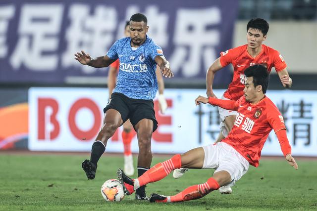 西甲-佩德里破门奥尔莫制胜 巴萨2-1巴列卡诺