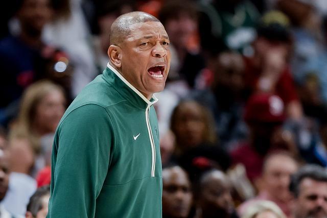 詹姆斯28+12杜兰特22分 湖人负太阳被勇士超越