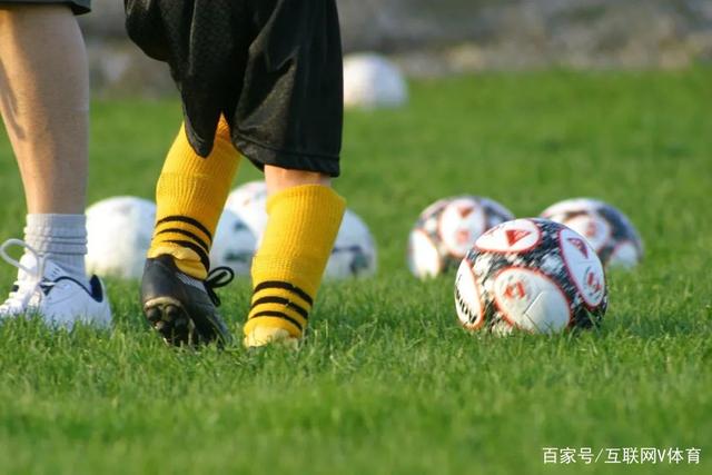 阿劳霍抵达巴萨总部即将续约 新合同2031年到期